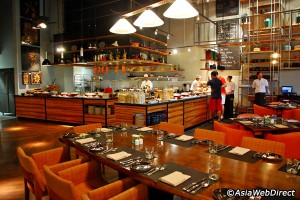 kwee-zeen-restaurant-at-sofitel-bali